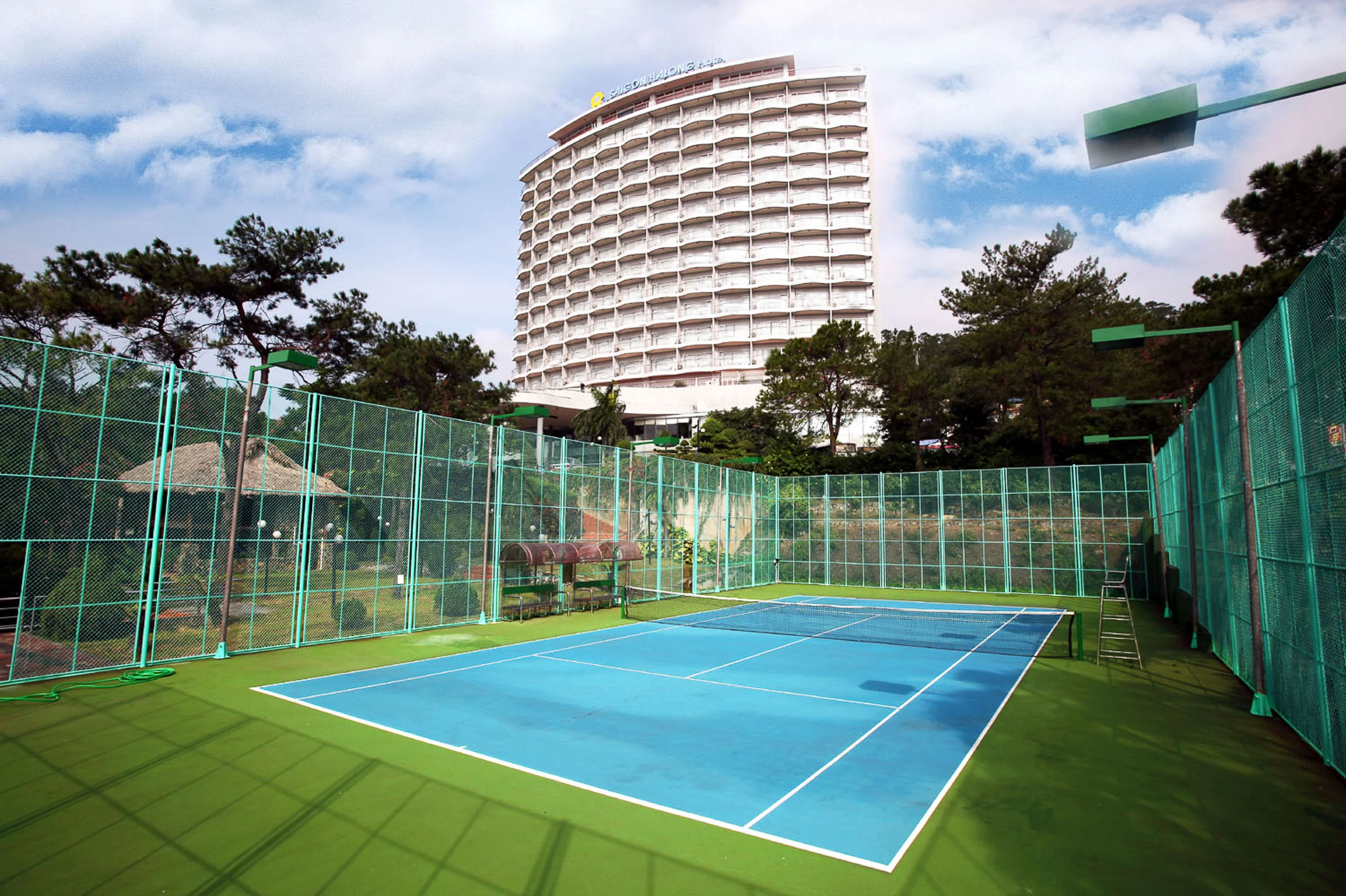 17.-Outside-_-Tennis-Court (1)
