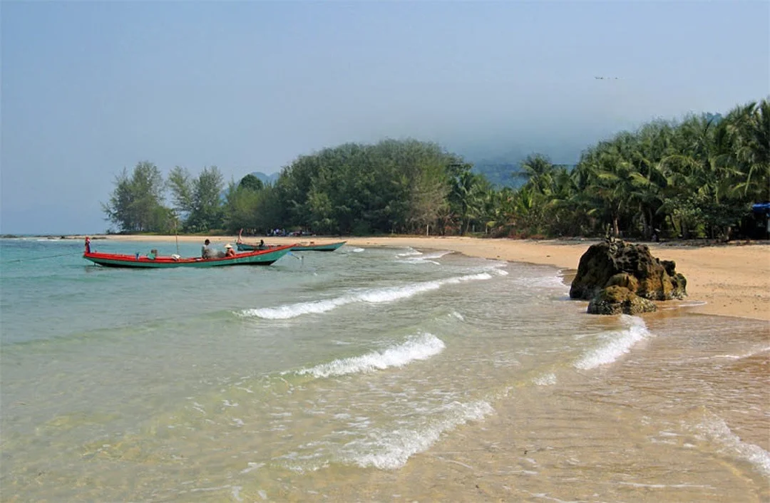 Bai-Vung-Bau-–-Vien-ngoc-an-phia-Bac-dao