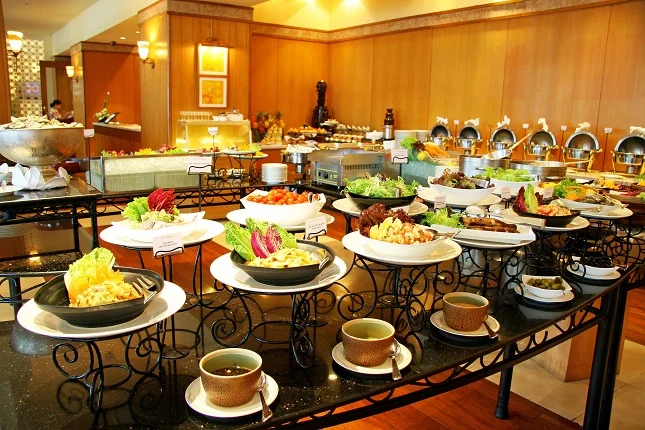 Bua-sang-buffet-chuan-quoc-te-nang-niu-vi-giac-tai-Nha-hang-La-Brasserie-1