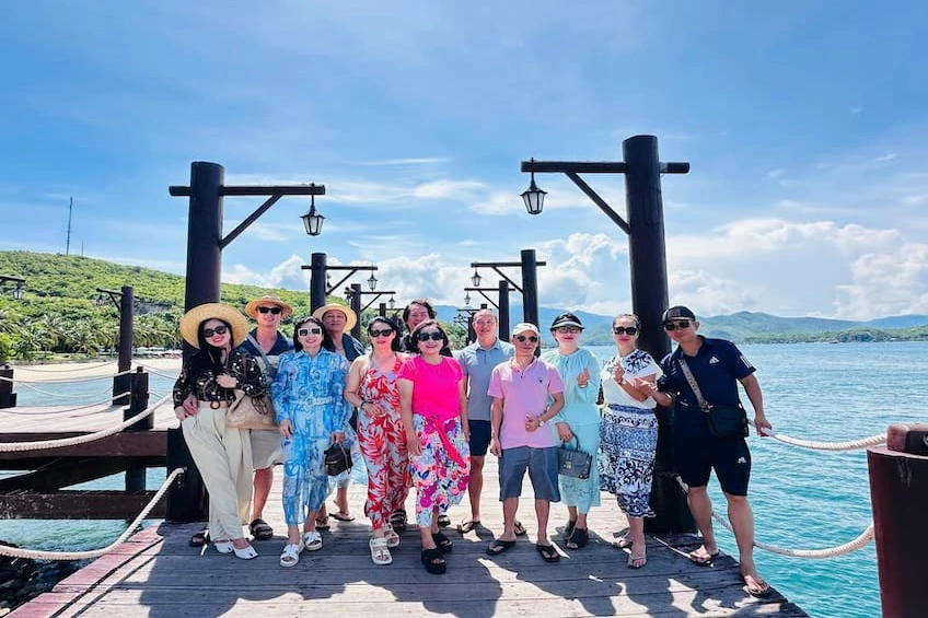 Cau-go-huyen-thoai-Mini-Beach-–-Noi-giao-thoa-giua-bien-va-troi