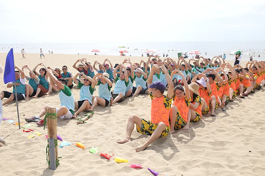 Chuong-trinh-Teambuilding-chinh-thuc-Gan-ket-suc-manh-tap-the