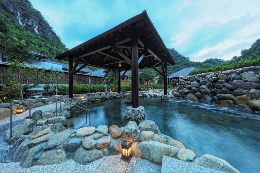 Hilton Onsen Quang Hanh Resort: Vị trí, đặc điểm, tiện ích, giá bán các hạng phòng & kinh nghiệm đặt phòng