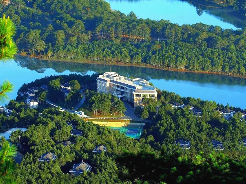 thoi-diem-nao-trong-ngay-la-gio-vang-de-tan-huong-ho-boi-nuoc-am-tai-da-lat
