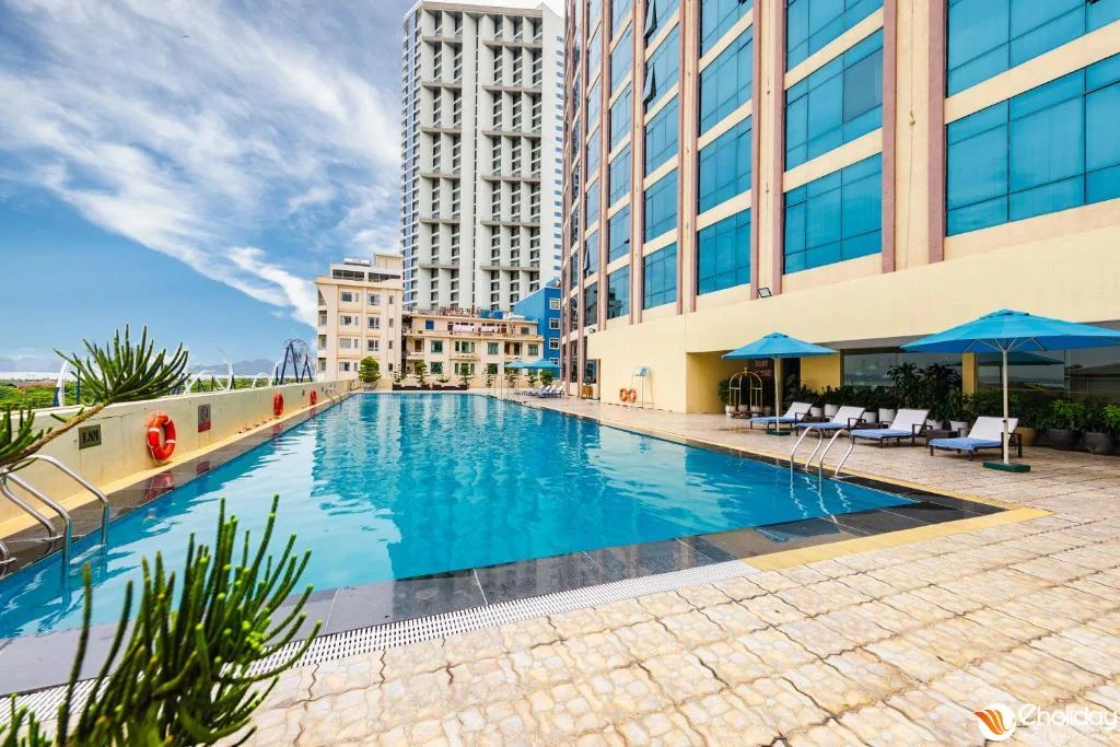 Khach-San-Muong-Thanh-Luxury-Quang-Ninh-Be-boi (1)