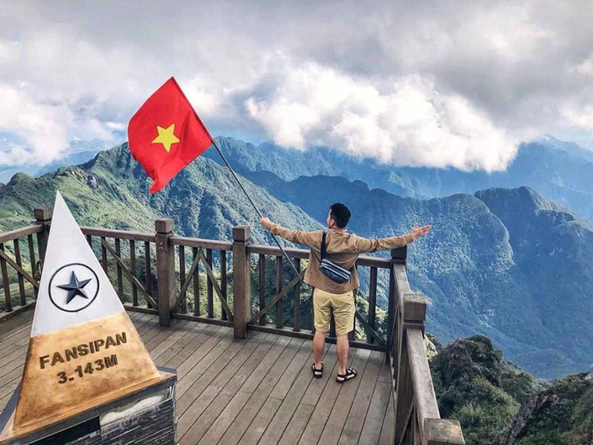 kham-pha-dinh-nui-fansipan-noc-nha-dong-duong