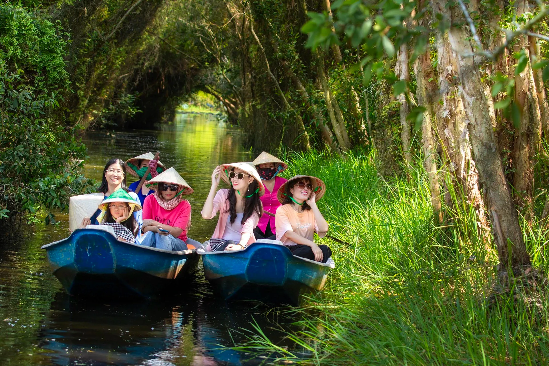 dau-la-nhung-kinh-nghiem-song-con-khi-di-tham-quan-lang-noi-tan-lap