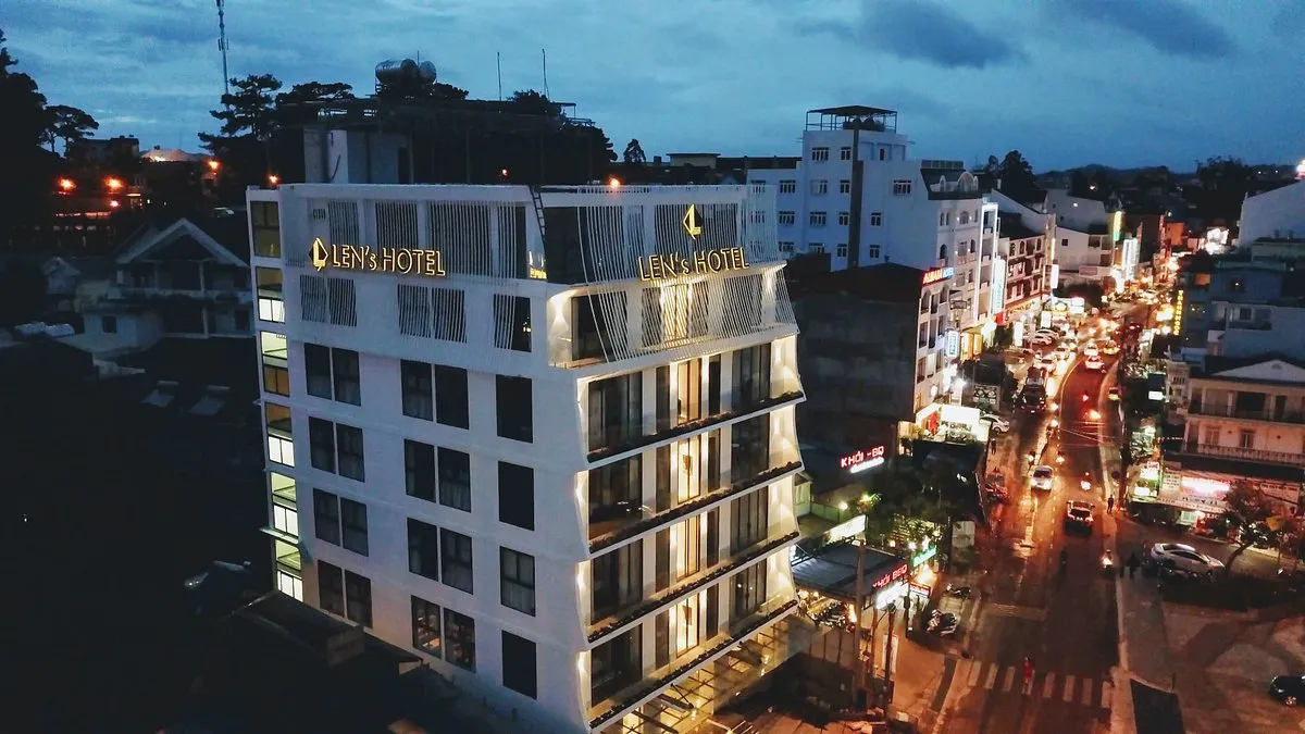 Len's Hotel