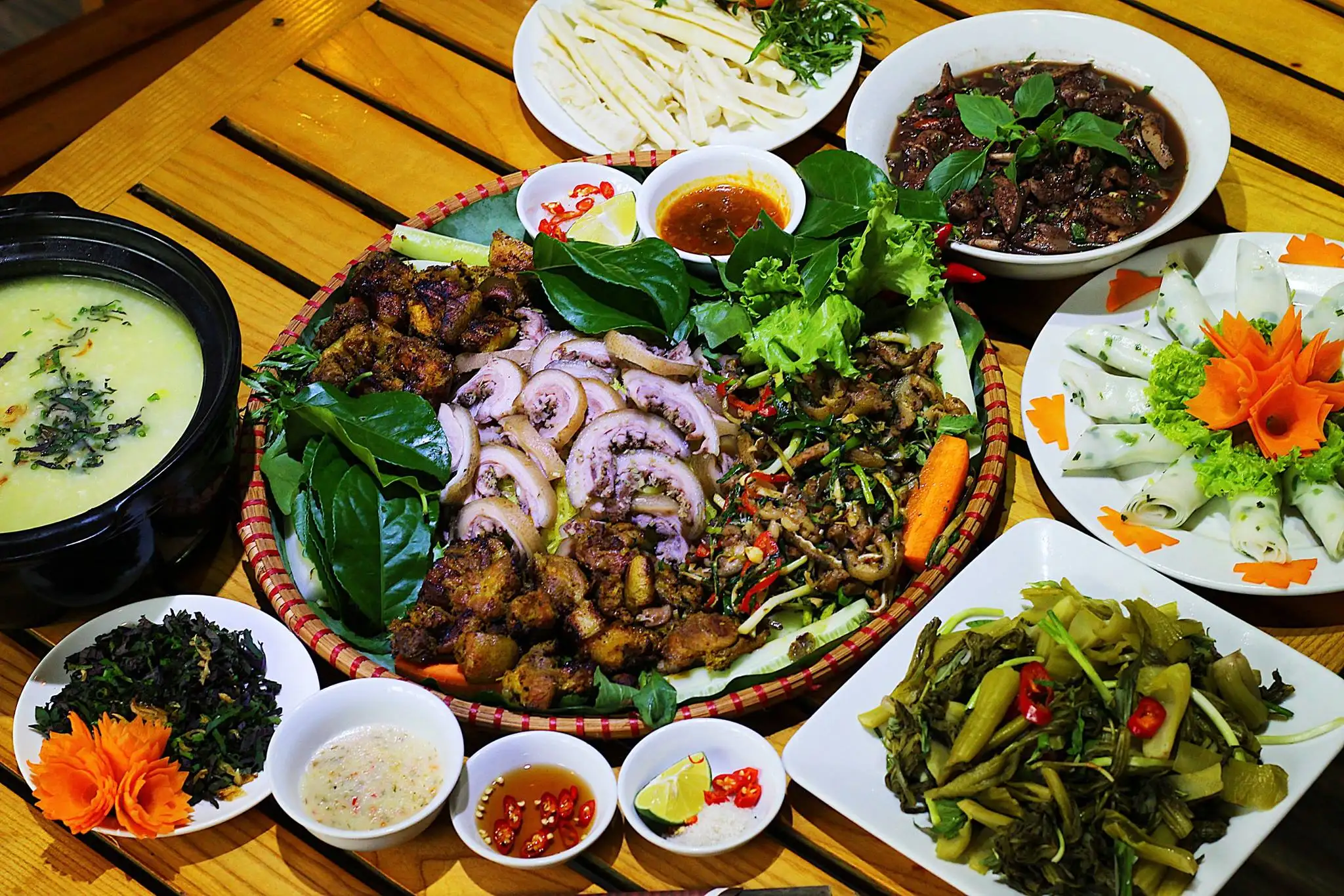 Top 5 quán ăn ngon gần Serena Resort Kim Bôi chuẩn vị đặc sản Mường