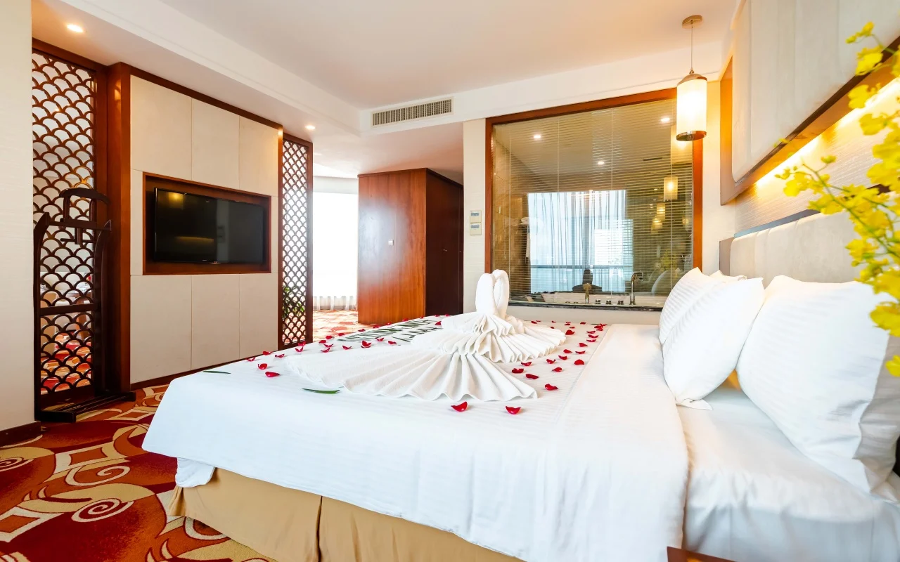 Muong-Thanh-Luxury-Quang-Ninh-Executive-Suite