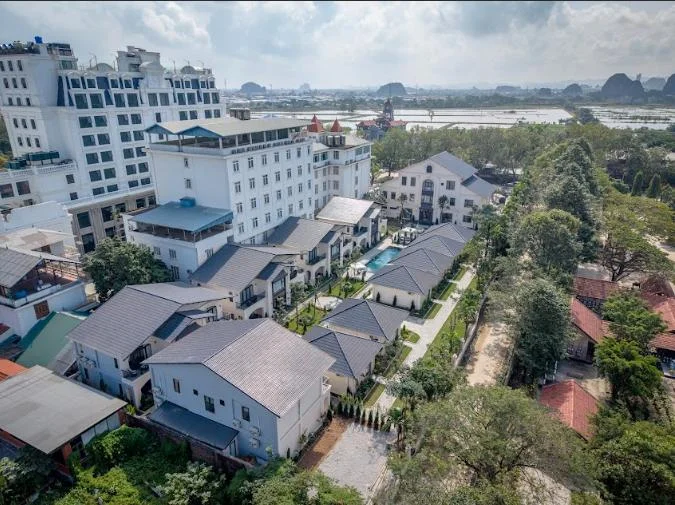 Narci Resort Tam Cốc: Vị trí, kiến trúc, tiện ích, giá bán & đơn vị uy tín