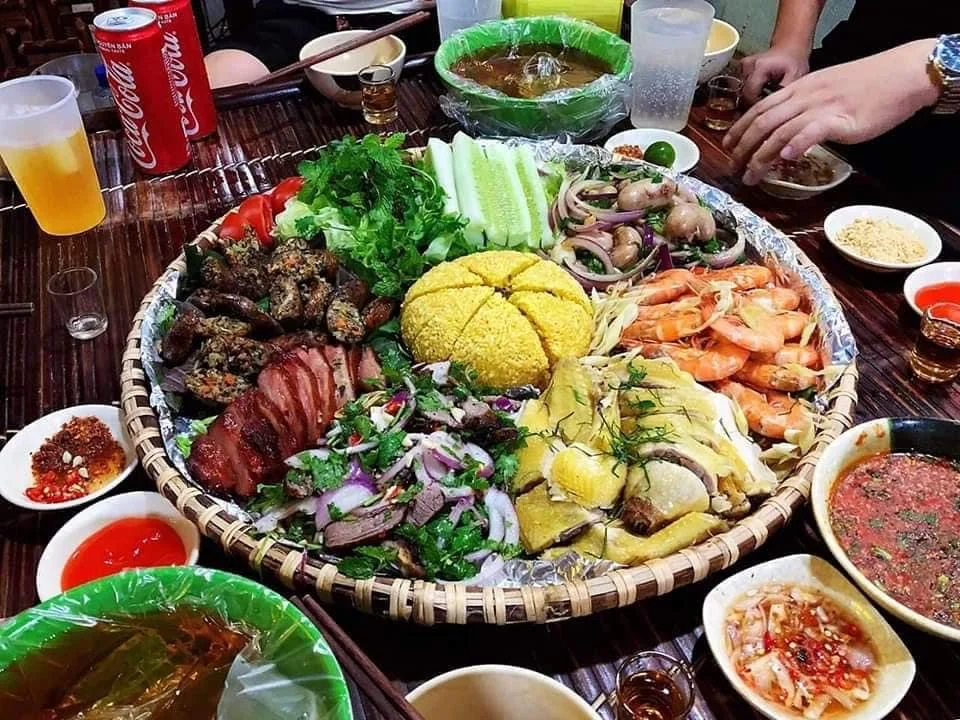 Top 5 quán ăn ngon gần Serena Resort Kim Bôi chuẩn vị đặc sản Mường