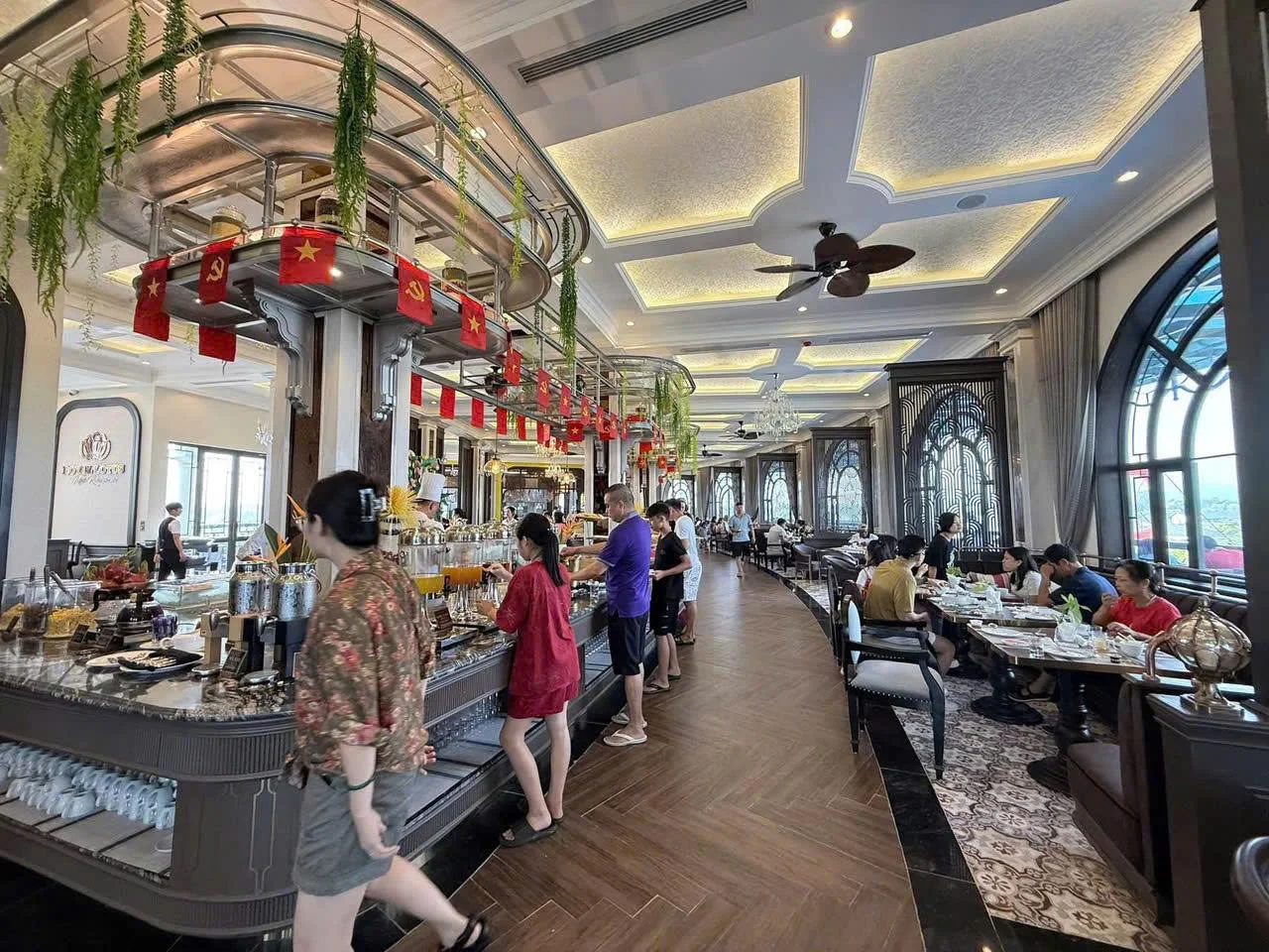 Vườn Vua 2 ngày 1 đêm: Lịch trình, điểm nổi bật, giá bán, kinh nghiệm du lịch & đơn vị uy tín