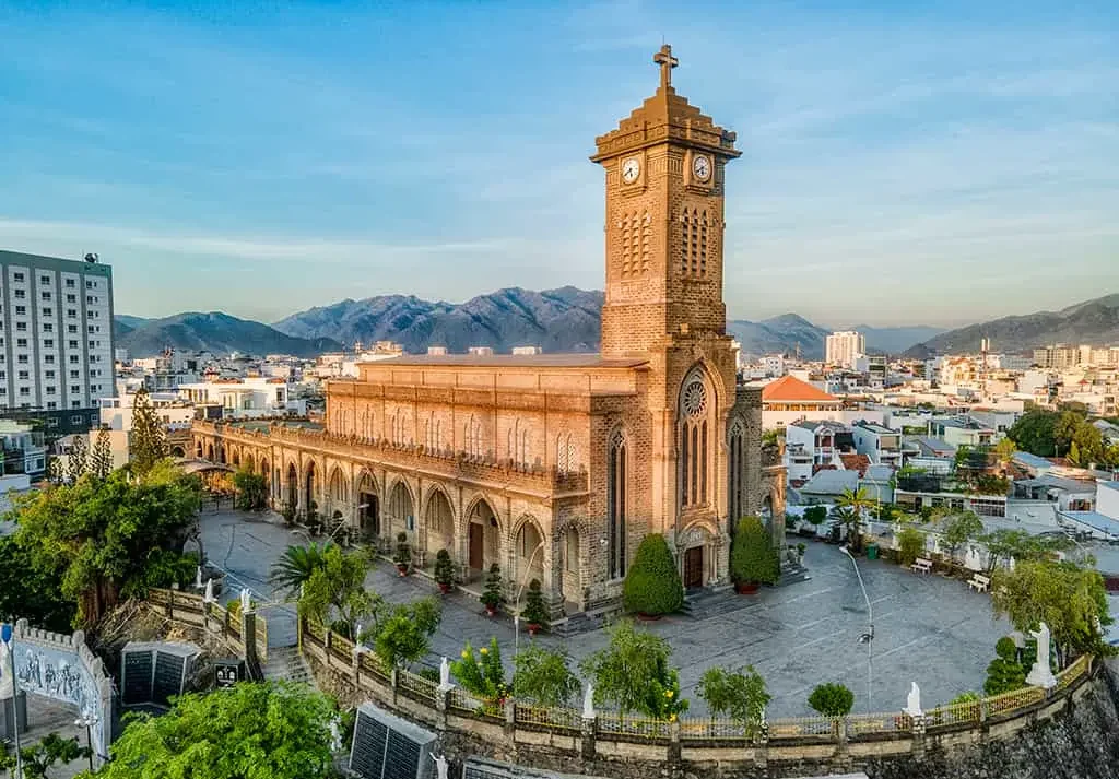 Tour Hà Nội - Nha Trang 5 ngày 4 đêm: Lịch trình, điểm nổi bật, giá bán, kinh nghiệm du lịch & đơn vị uy tín