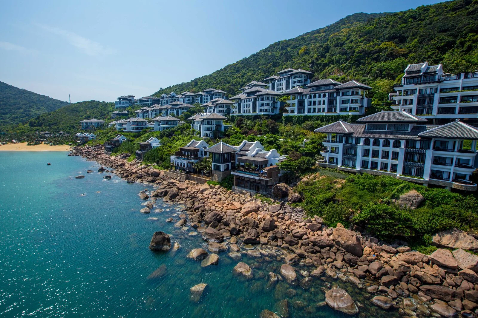 oakwood-ha-long-1