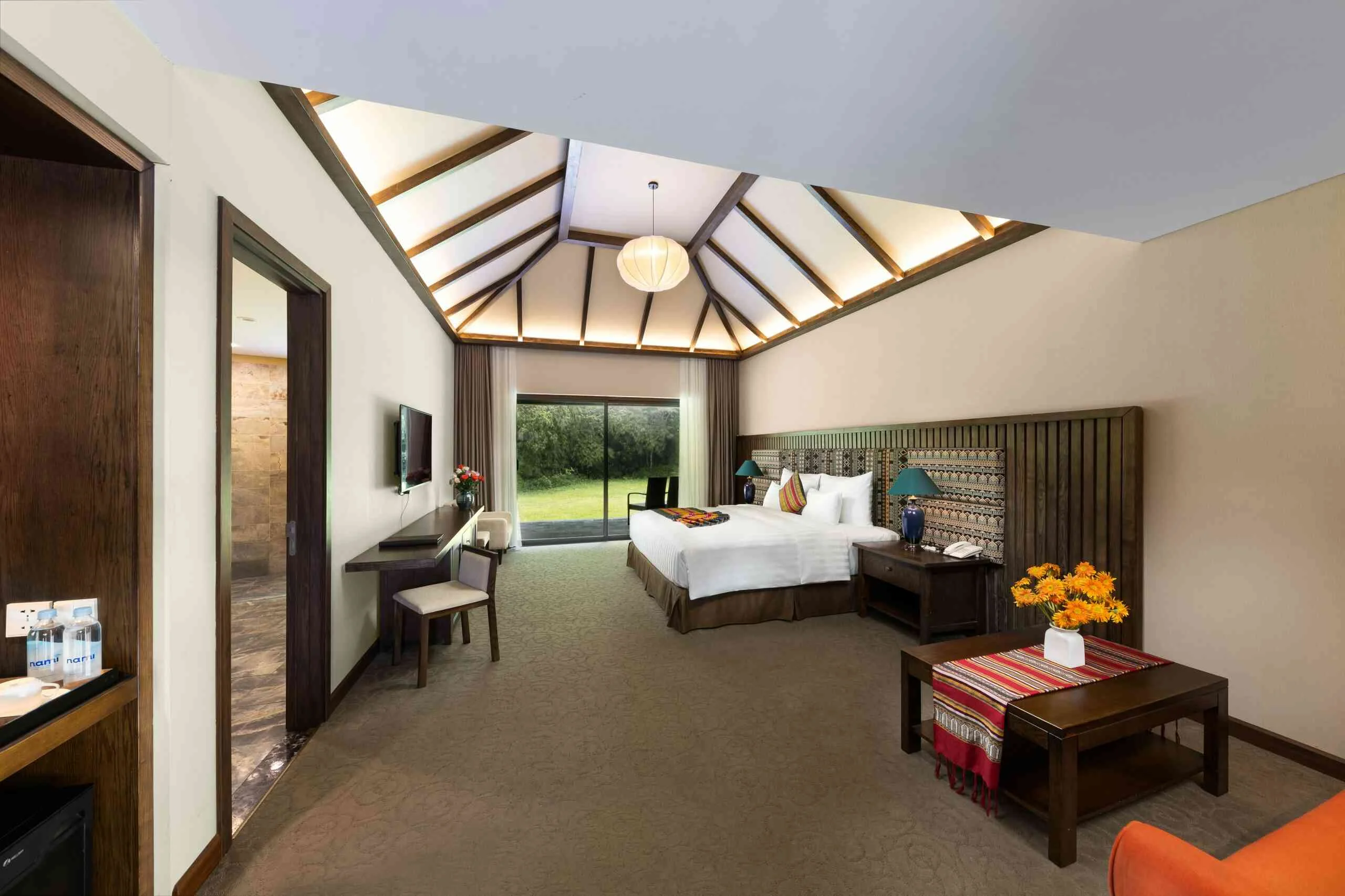 Review chi tiết các hạng phòng tại Serena Resort Kim Bôi: giá phòng và gợi ý đơn vị uy tín