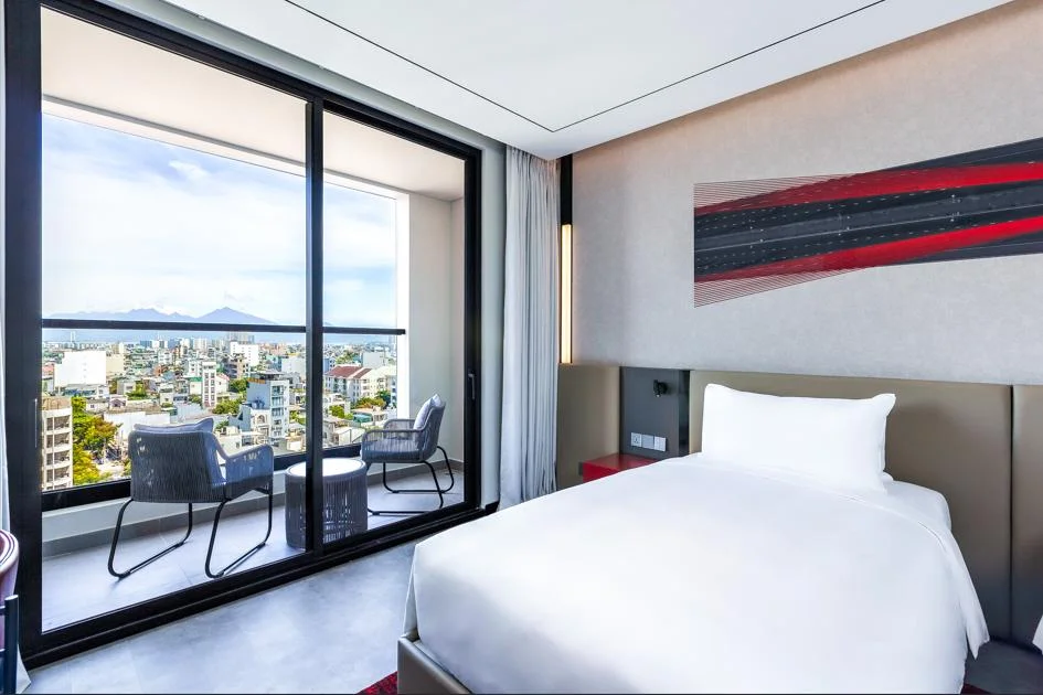 Radisson Red: Vị trí, đặc điểm, tiện ích, giá bán các hạng phòng & kinh nghiệm đặt phòng