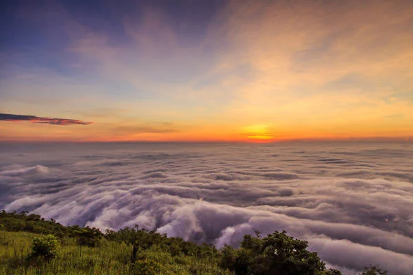 san-may-don-binh-minh-tren-nui-ba-den-tay-ninh-ivivu-1