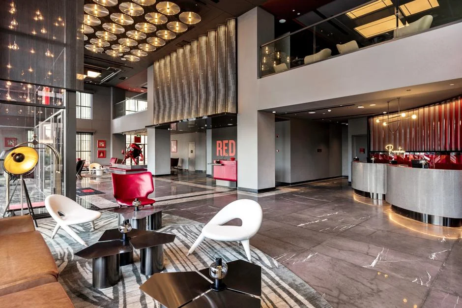 Radisson Red: Vị trí, đặc điểm, tiện ích, giá bán các hạng phòng & kinh nghiệm đặt phòng