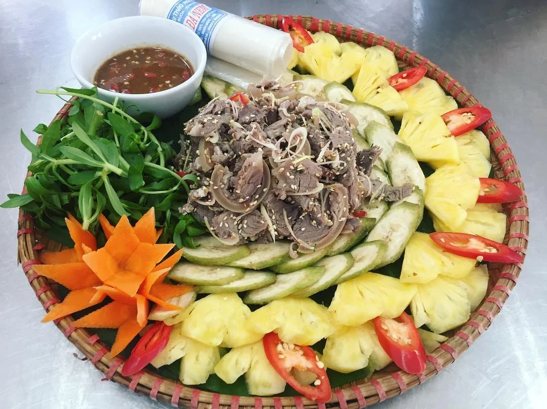 thit-de-com-chay-mon-an-gay-nho-thuong-cua-co-do-ninh-binh-7-1641210056