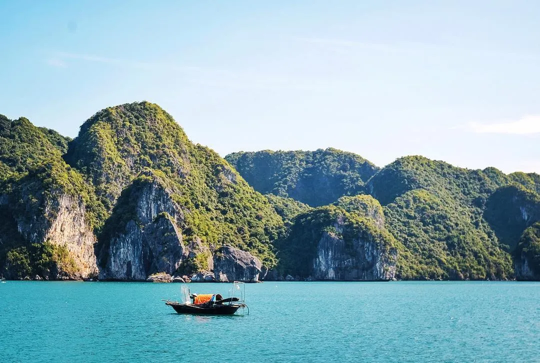 tai-sao-nen-dat-tour-cat-ba-tai-phe-travel