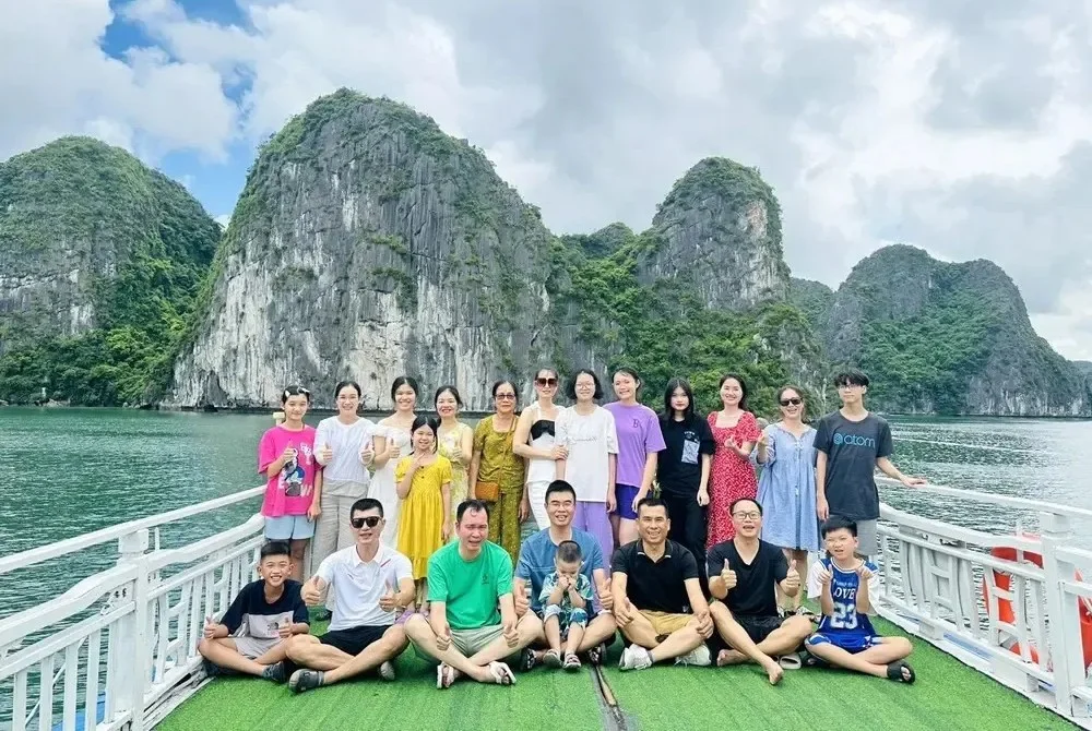 cap-nhat-bao-gia-tour-cat-ba-vinh-lan-ha-2-ngay-1-dem-moi-nhat-tai-phe-travel