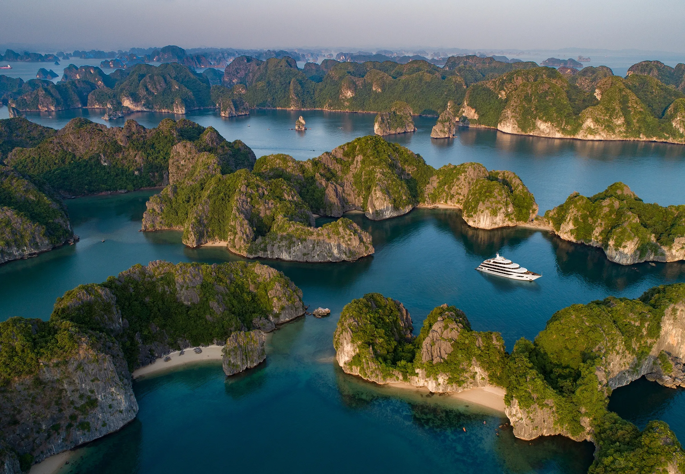 tai-sao-tour-dao-ngoc-cat-ba-vinh-lan-ha-2-ngay-1-dem-lai-thu-hut-du-khach