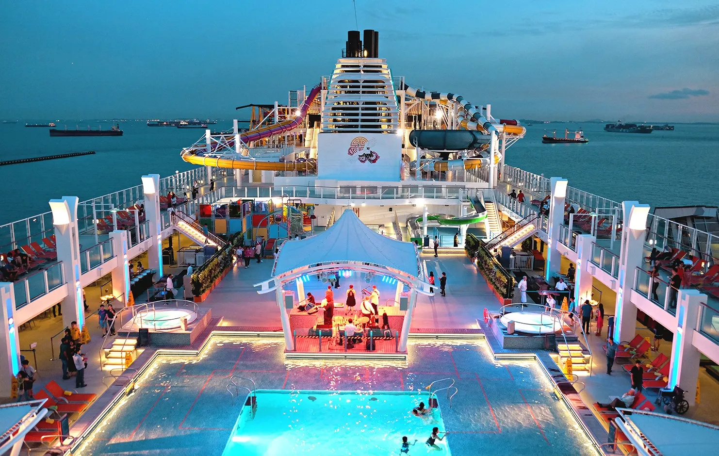 bao-gia-tour-du-thuyen-genting-dream-tron-goi