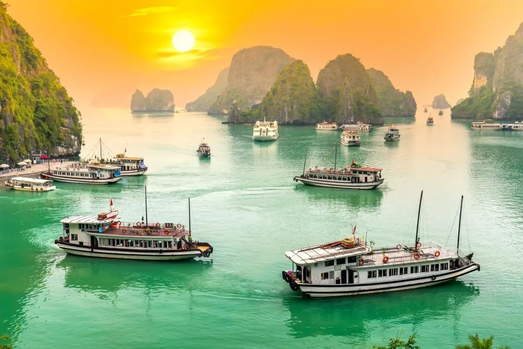 dau-la-nhung-dong-san-pham-du-thuyen-ha-long-dang-cap-khac-ma-ban-nen-tham-khao