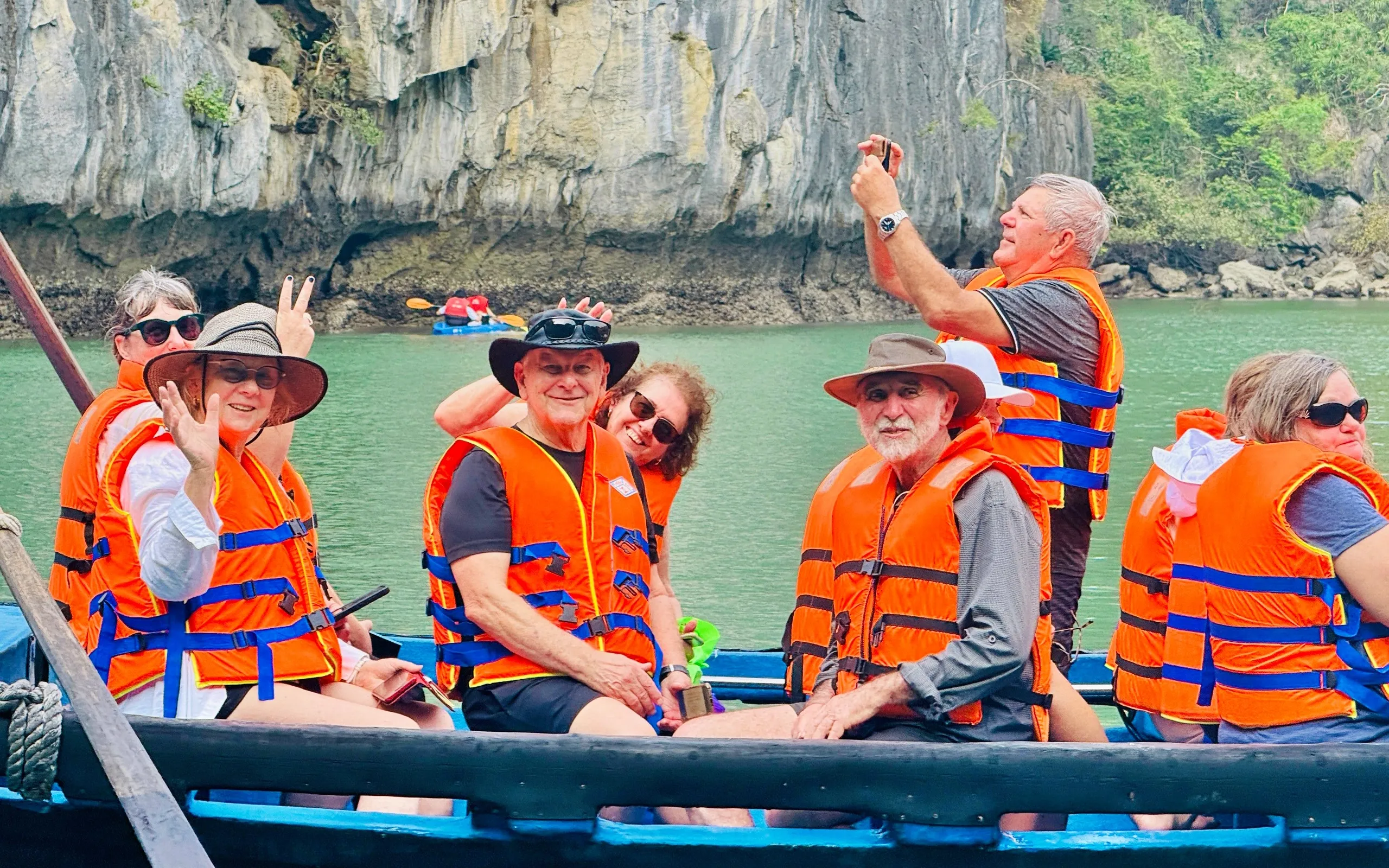 bao-gia-tour-ha-noi-ha-long-3-ngay-2-dem-tai-phe-travel-co-muc-chi-phi-ra-sao