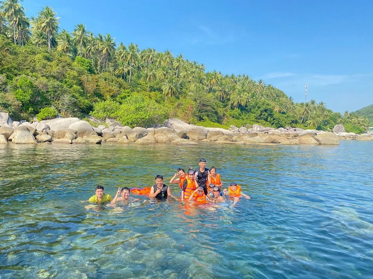 dau-la-nhung-hoat-dong-trai-nghiem-rang-ro-va-tin-cay-khong-nen-bo-lo-khi-tham-gia-tour-hon-son