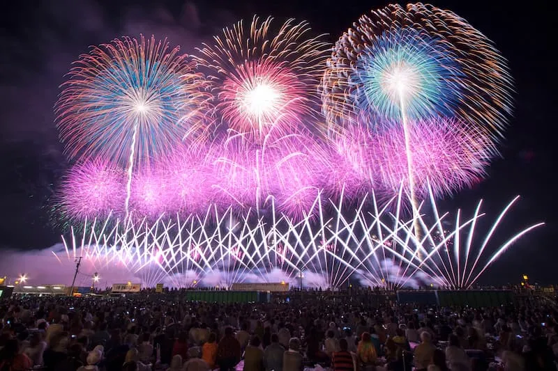 le-hoi-phao-hoa-hanabi-thang-7-tai-nhat-ban-co-gi-dac-sac-khien-du-khach-me-man