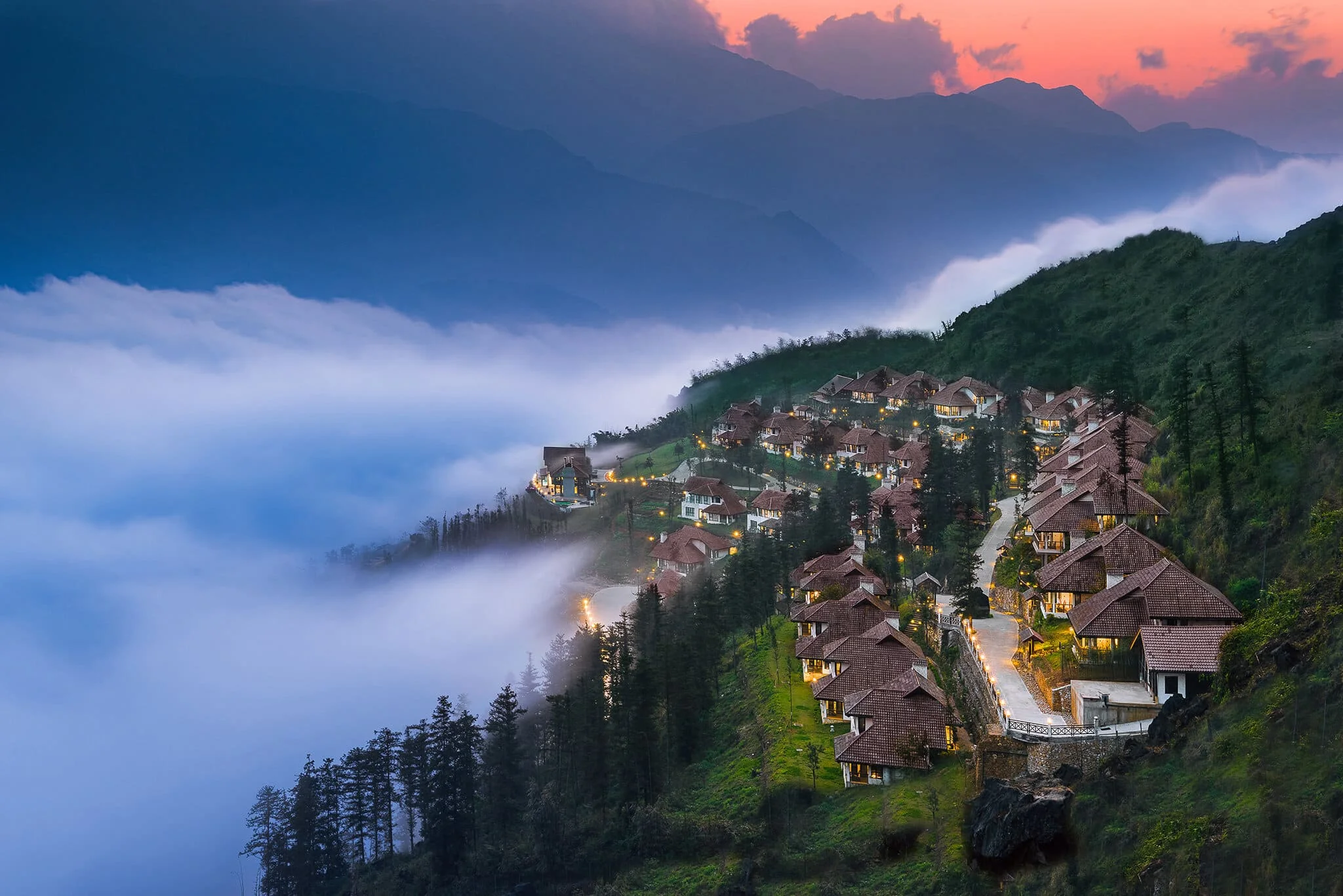 Ville-De-Mont-Mountain-Resort-Di-san-da-va-go-giua-long-thung-lung (1)