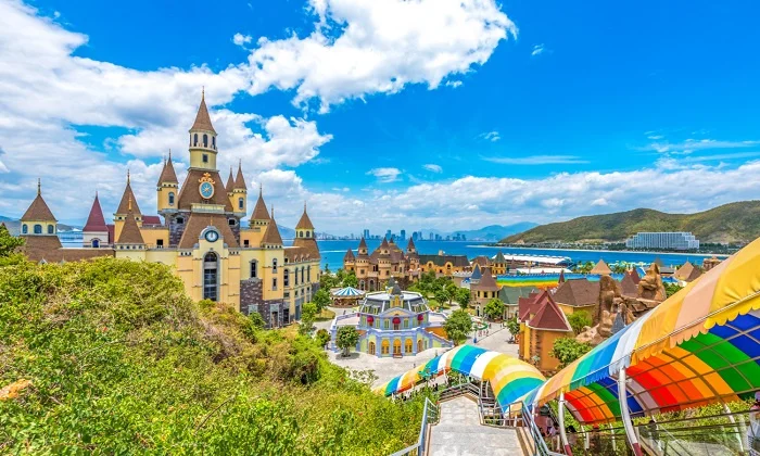 Cập nhật giá vé VinWonders Nha Trang 2026 & Gợi ý các Combo tiết kiệm nhất cho gia đình