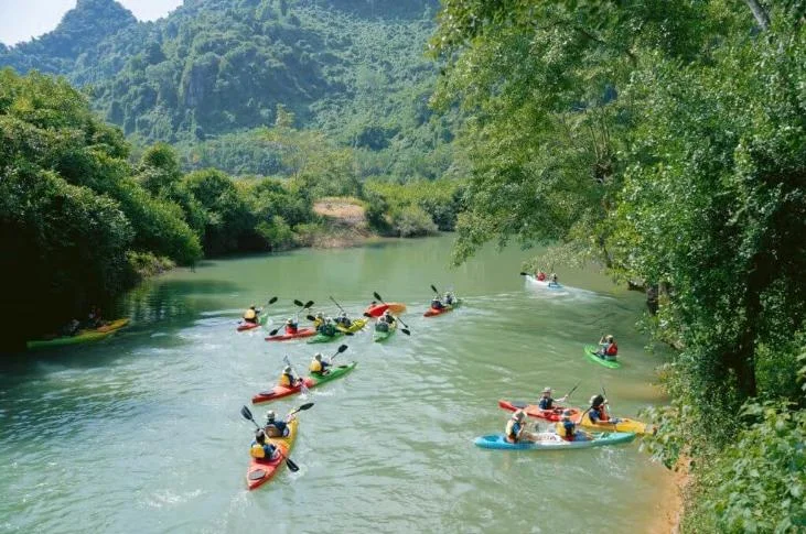 Xóa bỏ rào cản Gen Z và Gen X: Cách thiết kế trò chơi Teambuilding để sếp và nhân viên thực sự "chạm" được nhau
