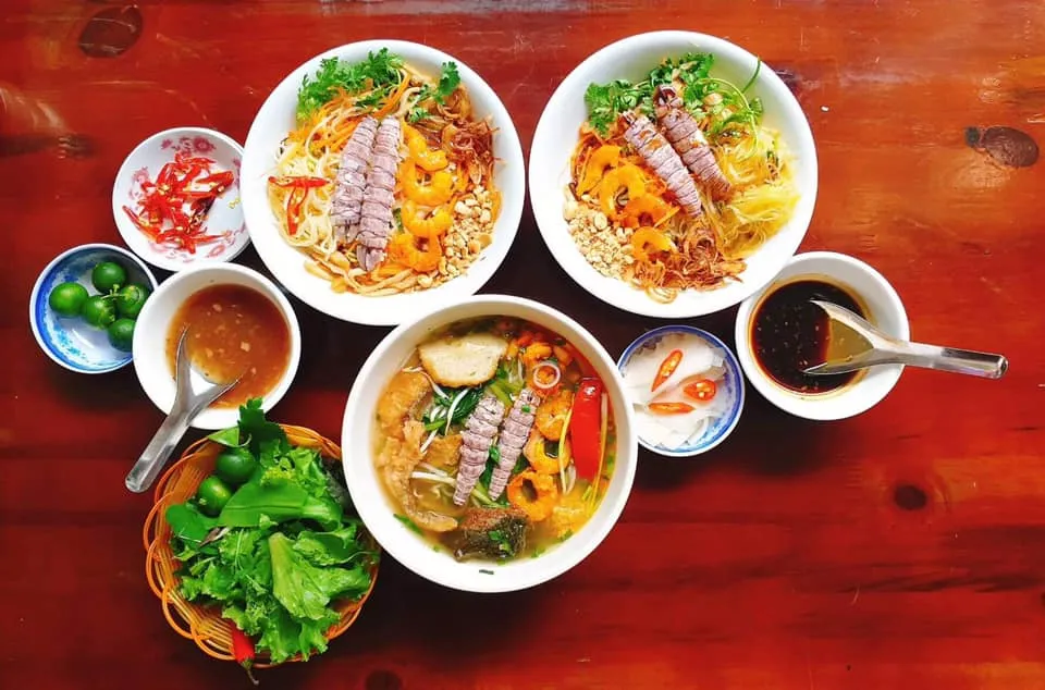 1677228488-bun-hai-san-ba-cham-ha-long-5