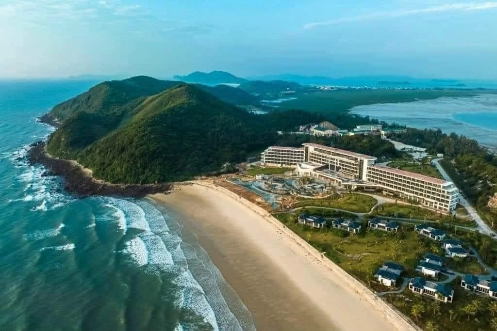 Thực tế bãi biển riêng của Angsana Quan Lạn: Độ sạch của nước biển, sóng lớn hay nhỏ và có an toàn cho trẻ em tắm?