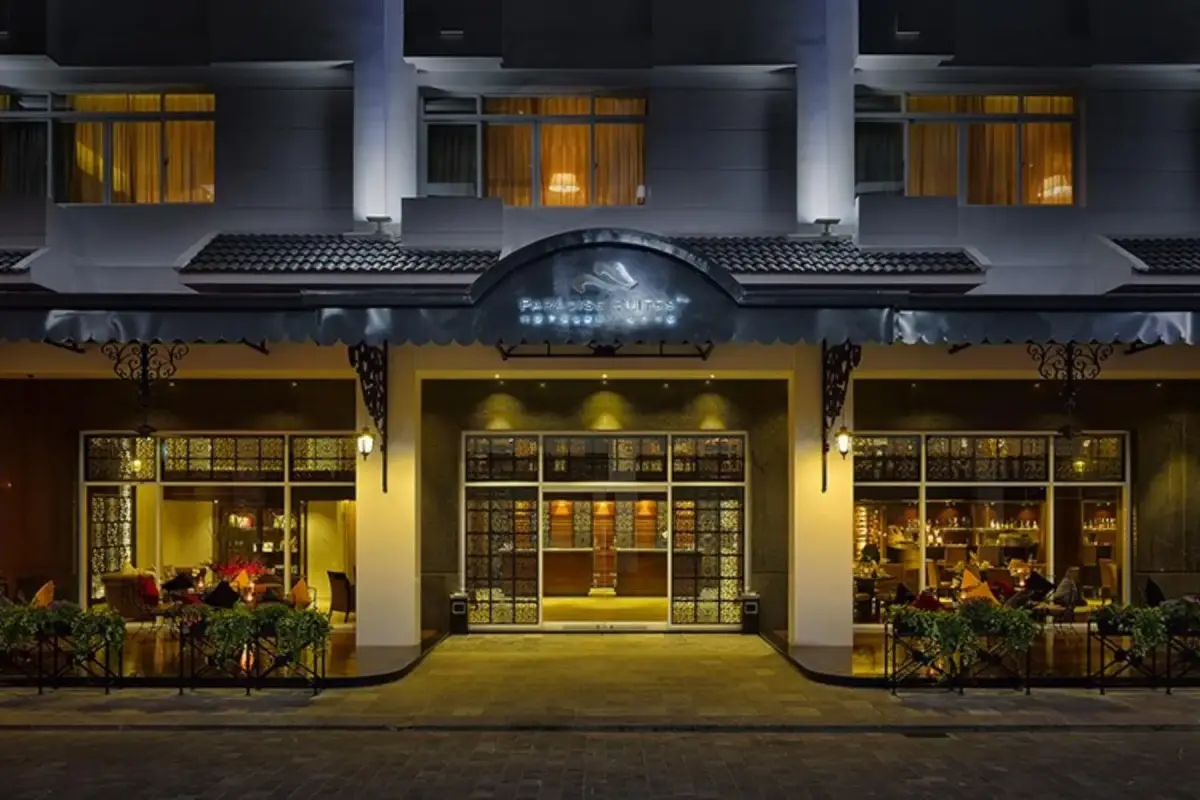 aradise Suites Hotel