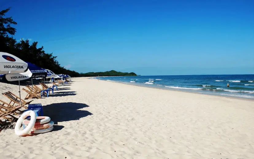 Thực tế bãi biển riêng của Angsana Quan Lạn: Độ sạch của nước biển, sóng lớn hay nhỏ và có an toàn cho trẻ em tắm?