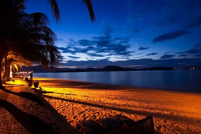 bien-nha-trang-ve-dem-8-1634535347