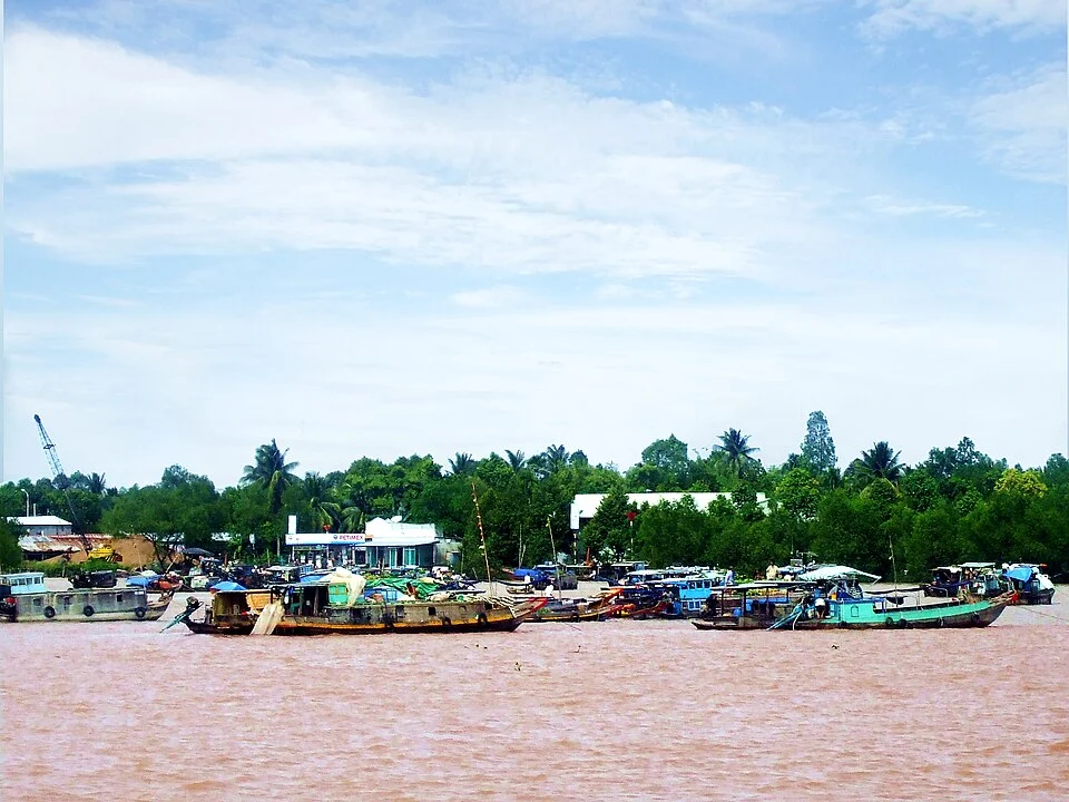 Chợ nổi Trà Ôn: Vị trí, điểm thu hút, kinh nghiệm, review thực tế & chọn tour