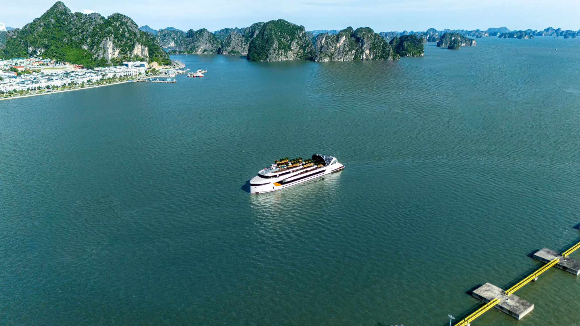 kham-pha-vinh-ha-long-ban-ngay