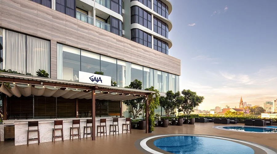 gaia-bar-by-the-outdoor