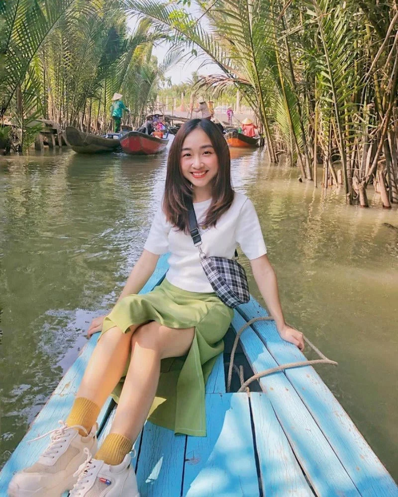 Đi tour miền Tây sông nước nên mặc gì? Gợi ý trang phục vừa lên hình "thơ" vừa không lo muỗi đốt, sình lầy
