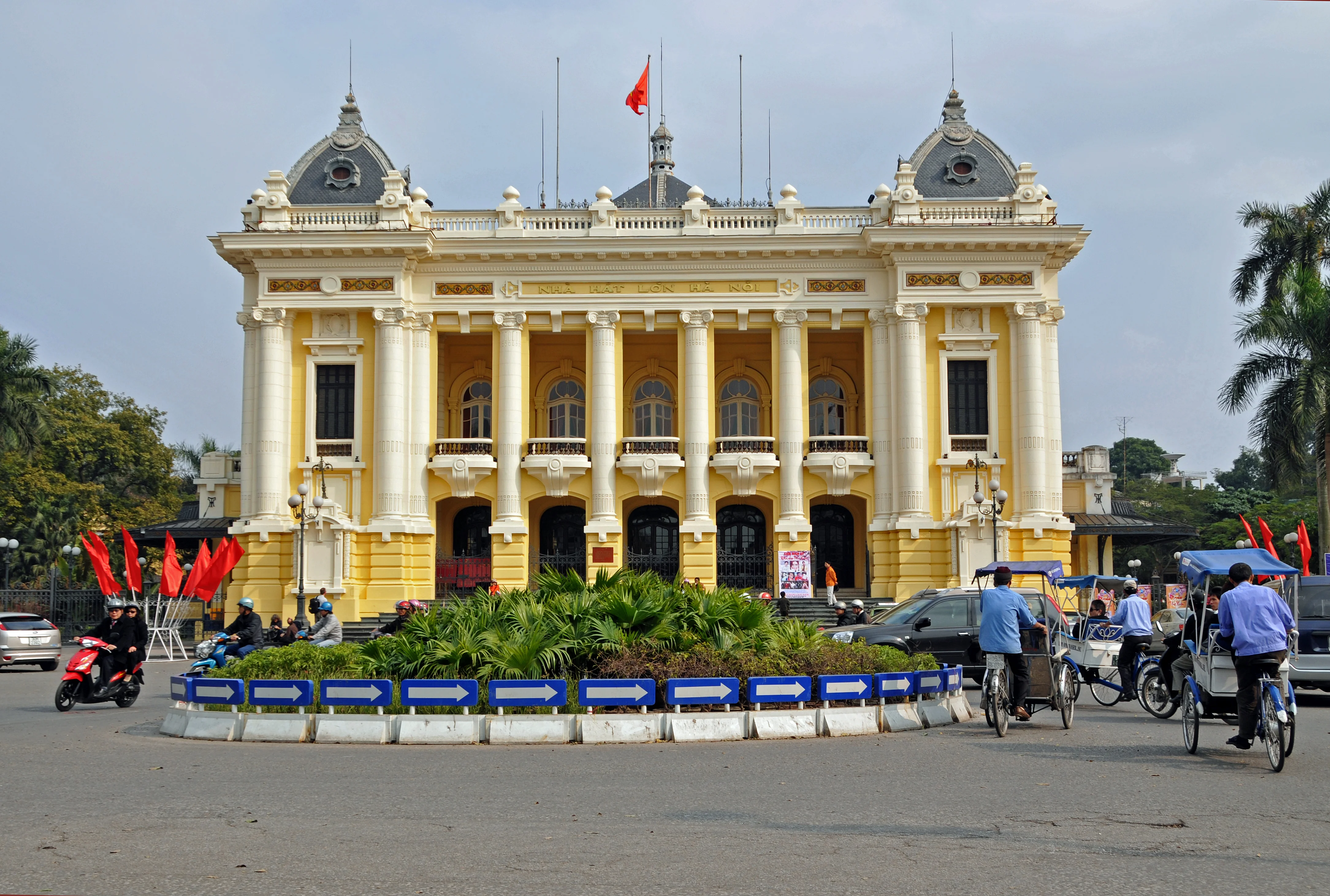 Hanoi_Opera_House_1