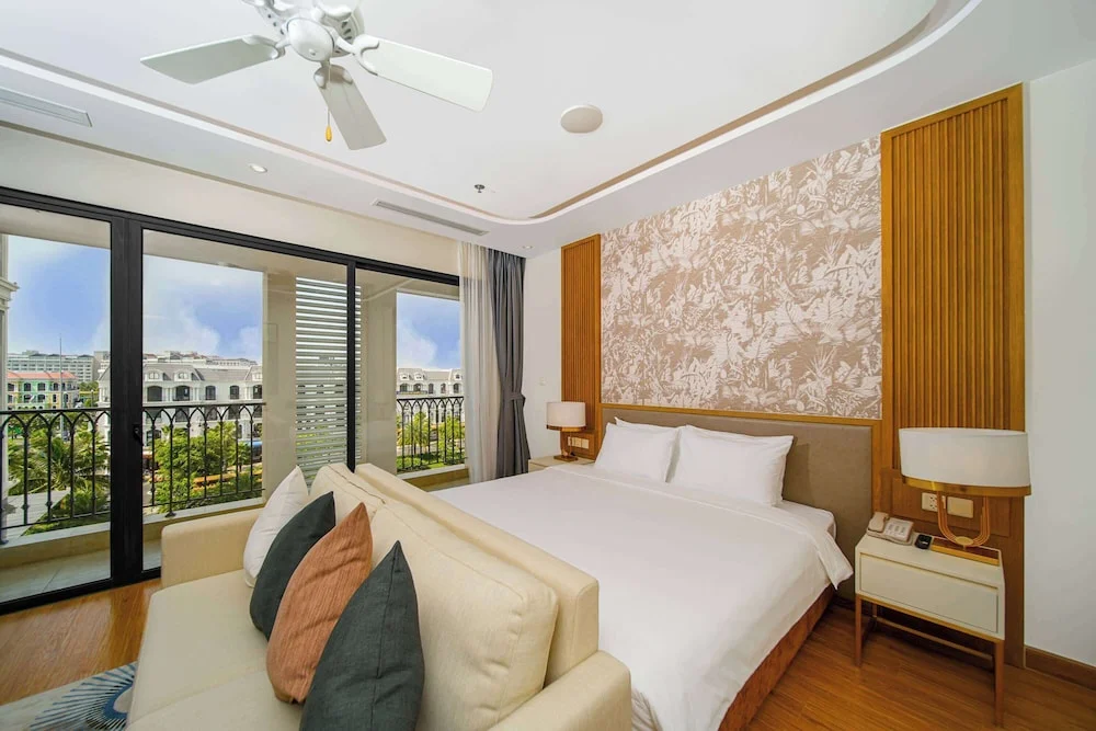 https___i.travelapi.com_lodging_92000000_91250000_91246200_91246165_4b2bbb7a_z