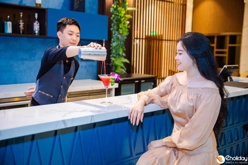 Khach-san-Muong-Thanh-Luxury-Ha-Long-Centre-quay-bar-1