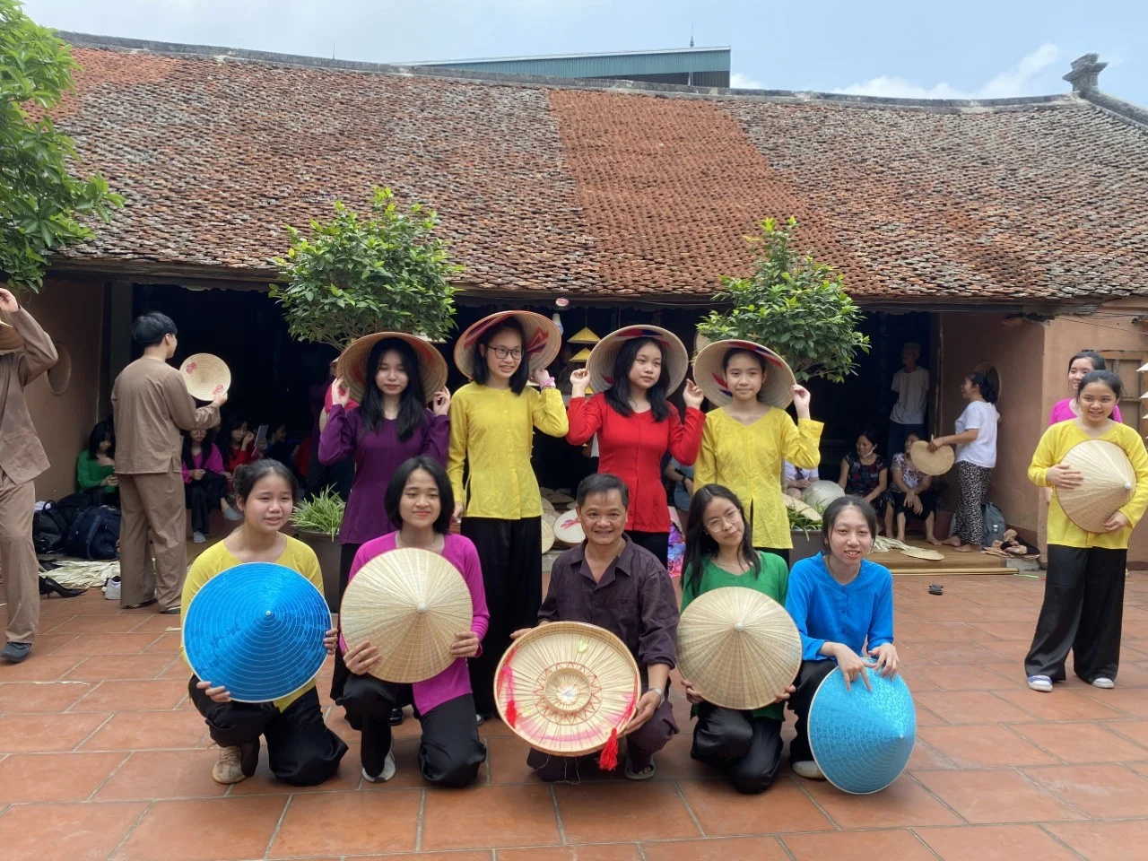 lang-nghe-non-la