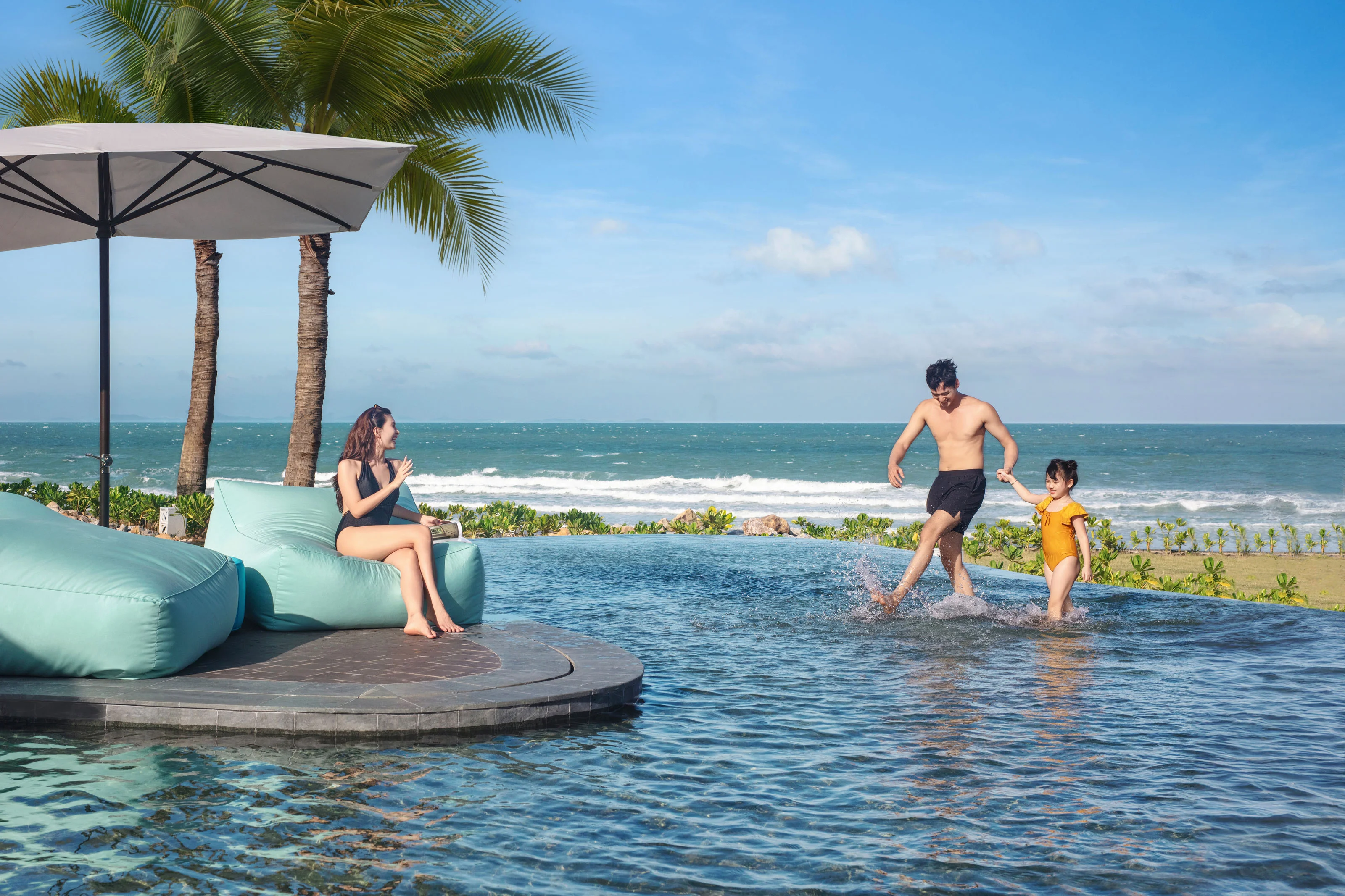 Thực tế bãi biển riêng của Angsana Quan Lạn: Độ sạch của nước biển, sóng lớn hay nhỏ và có an toàn cho trẻ em tắm?
