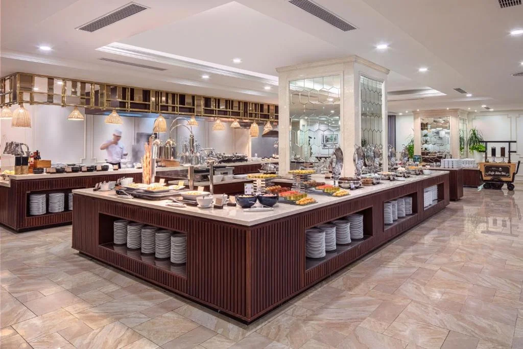 Melia-Vinpearl-Da-Nang-Riverfront-quay-buffet