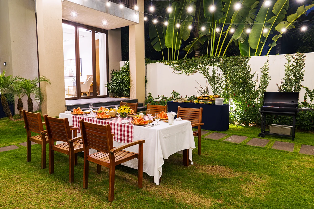 Oakwood-Ha-Long-Tiec-BBQ-tai-Villa